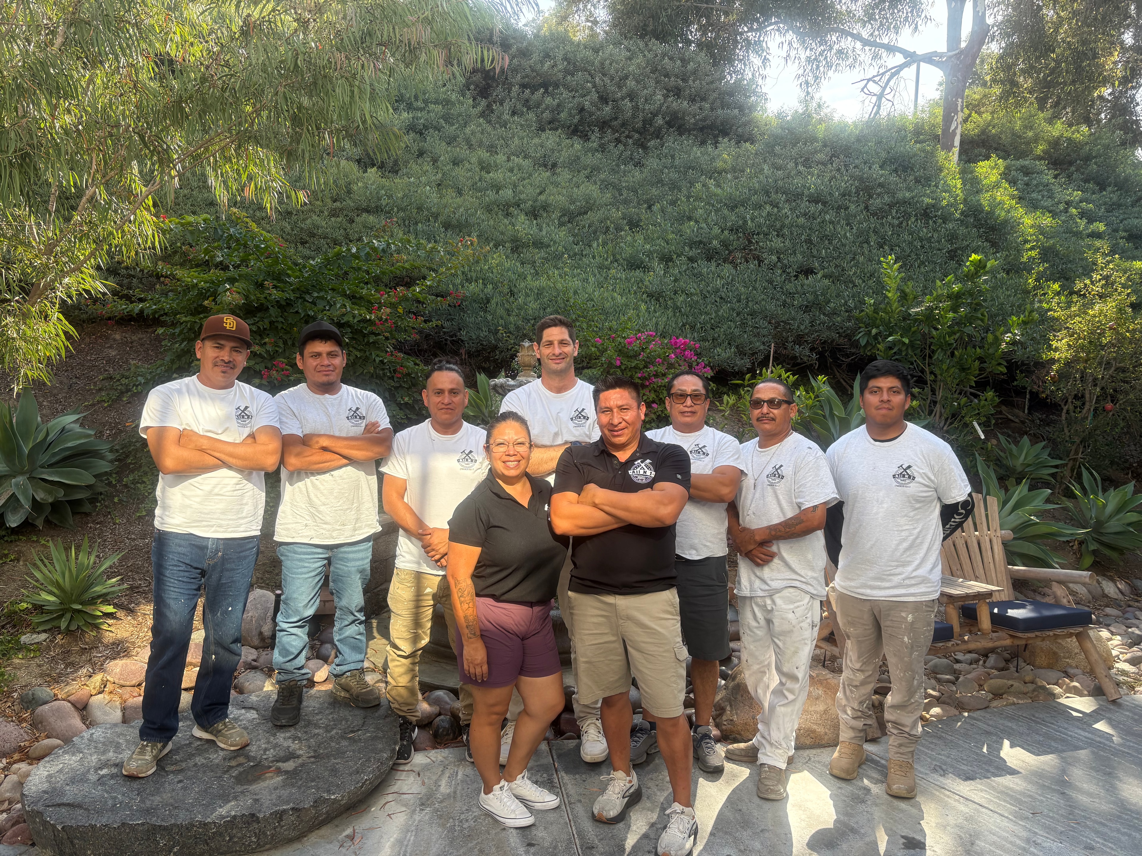 The full All N 1 Painting & Construction team